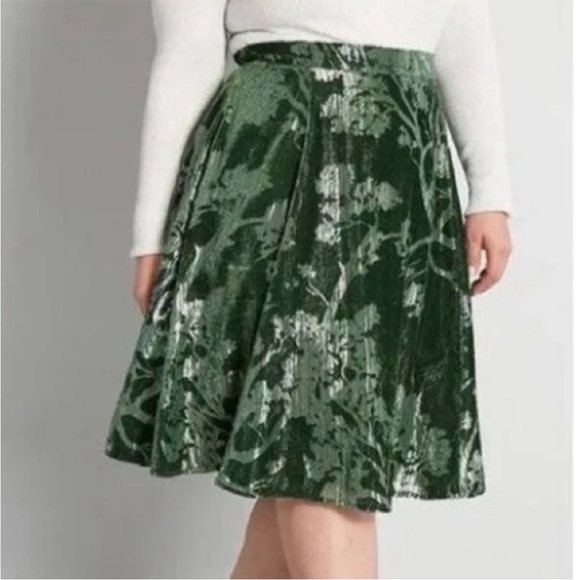 ISO Modcloth Just This Sway Velvet A-Line Skirt - Picture 2 of 3